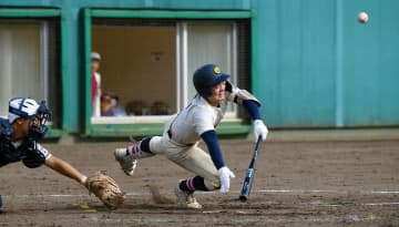＜高校野球＞浦和学院、下妻一に12―6　打線爆発で8強　6回までに10得点　相手の追い上げも投手陣が踏ん張る　花咲徳栄はきょう、神奈川・法政二と対戦／秋季関東大会