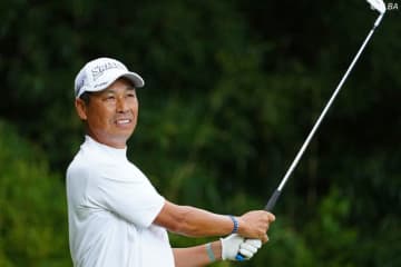 兼本貴司は1差2位で最終日へ　「僕にとっては守り神」の中嶋常幸が見守る中で逆転Vなるか