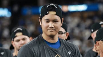 ドジャースWS進出、躍動の日本人トリオの笑顔ショットに注目　貫禄のMVP・大谷、由伸はハグ、朗希もニッコリ