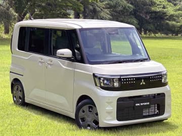 【写真蔵】取り回しの良さとモダンなデザインを実現した、三菱 eKスペースは「いい軽！」