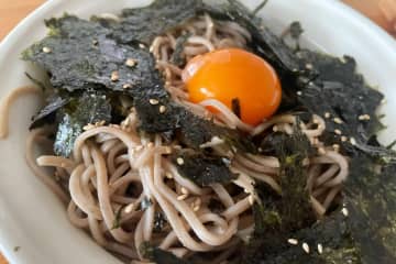 「30円の安いそば」が嘘みたいに美味しくなる　“コレ”をすると生麺食感に