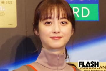 佐々木希“黒髪メガネ”のイメチェンに絶賛集まる…背景には夫・渡部建を支える「内助の功」と、語っていた「不倫事件」への思い