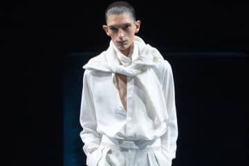 トム フォード 2026年春夏コレクション - 誘惑と欲望を織り込んで