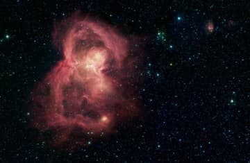 赤色に染まる宇宙の蝶　NASA宇宙望遠鏡が観測した星形成領域「W40」