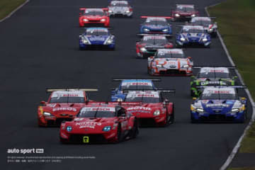 23号車MOTUL AUTECH Zを襲ったステアリング＆無線トラブル。予選ワン・ツーのニスモ2台、決勝は不運に泣く