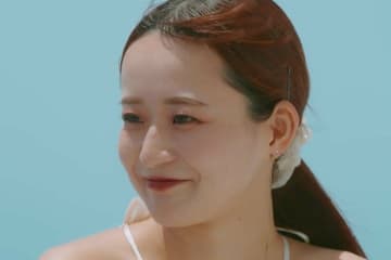 意中のスレンダーモデル美女がライバル男性と水着姿でじゃれ合い…未練隠せない高身長イケメンが呼び出し「結婚を見据える上で…」