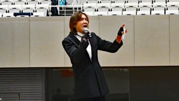 ＜レスリング＞プロレス流の選手コールで決勝戦を盛り上げる…2025年全日本大学グレコローマン選手権