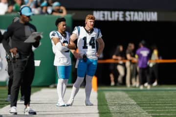 パンサーズQBヤングが足首負傷でジェッツ戦を途中離脱