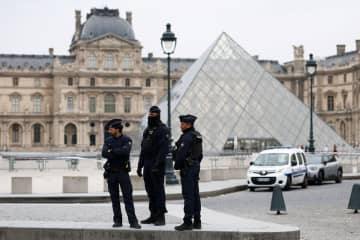 ルーブル美術館〝お宝〟９点強盗被害…大丈夫？　指摘されるフランス国内警備の脆弱さ