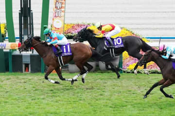 逃げる武豊は「本当に恐ろしい」「脳を焼かれる…」　7→7→5番人気でG1・1→2→2着に競馬ファン戦慄