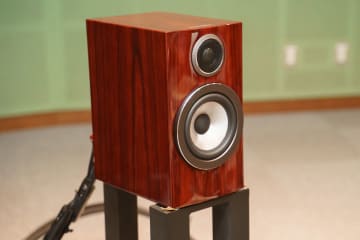 Bowers & Wilkins“特別なブックシェルフ”「707 Prestige Edition」購入で、AudioQuestケーブルプレゼント