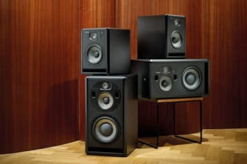 FOCAL PROFESSIONAL、デザイン刷新したアクティブモニター「ST SOLO 6 BLACK」「ST TRIO 6 BLACK」
