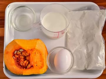 ホットケーキミックスと混ぜたのは…？　旬の食材に「きれい！」「優しい甘さ」【カボチャレシピ】