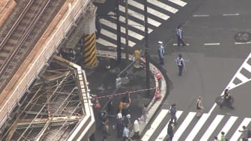 【速報】9歳女児ら4人が歩道乗り上げタクシーに接触してケガ…東京・上野駅のガード下で