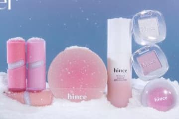 ヒンス“スノーフラワー”着想25年クリスマスコスメ、シアーカラーのティントリップ＆単色アイシャドウ