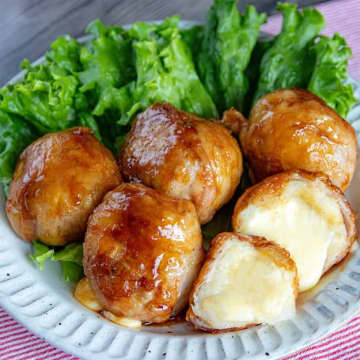 【じゃがいも史上1番ウマい食べ方かも！】「これは間違いなくウマいやつ」「おかわりコールが止まらない！」包んで焼くだけの簡単おかずレシピ