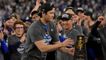 大谷翔平のMVP受賞に敵も味方も関係なく絶賛の嵐「地球上で最高の選手」「野球界全体の歴史を書き換えている」「PS史上最高の個人パフォーマンス」