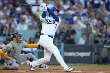 「超常現象」「人間と仮定すれば…」　大谷3発10Kの衝撃が拡大…米メディアで踊った敬意の文字