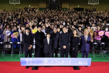 「プレミア上映はこの輪島でやりたかった」舘ひろし、感慨の凱旋舞台挨拶