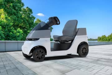 特定小型原付×4輪EV「CURIO Q1」最新プロトタイプをジャパンモビリティショー2025で初公開
