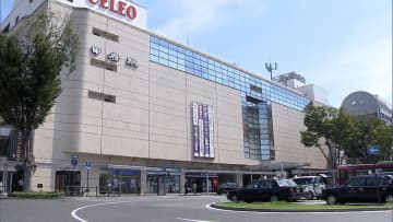 「肩がぶつかって頭にきた」ホームから60代男性突き飛ばしたか…会社員の男を逮捕　男性は首の骨折るなどの重傷　山梨・甲府駅