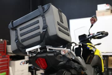 ツーリング性能とバイクにハマるデザイン『フルヒトロス』バッグを多車種と組み合わせてみた