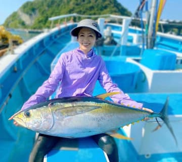 花音マグロを釣る！ 22キロのキハダと格闘30分