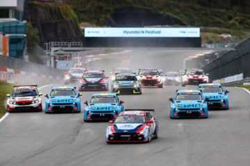 豪州組バカンが鮮烈初優勝、アズコナ今季初勝利と最速ビョークもウイナーに／TCRワールドツアー第6戦