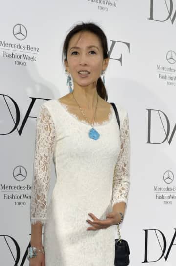 工藤静香、人気歌手の25周年ライブでの2ショット公開「一緒にLIVEして！」「仲良しが伝わってきます」と大反響