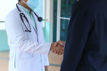 日本でジェットコースターに乗った中国人男性に奇跡、医師は注意喚起―香港メディア