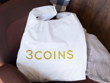髪につけて → 即オシャレ！【3COINS】秋っぽ可愛い♡「ベロアアクセ」