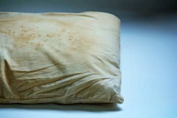 枕が臭くなるNG習慣７つ…見落としがちな原因と今日からできる対策