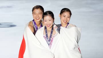 フィギュア日本勢女子がGP表彰台独占の好発進　17歳の中井亜美は初Vに「びっくり」　2位の坂本花織「みんな燃えてくるんじゃないかな」