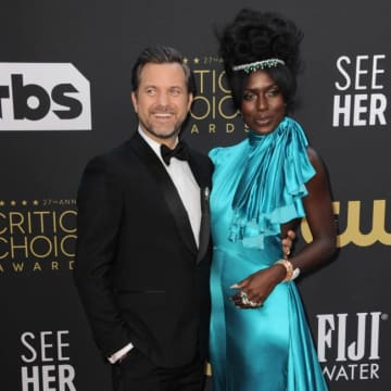 ジョシュア・ジャクソン、ジョディ・ターナー＝スミスとの離婚裁判を取りやめ