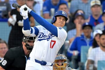 「彼は動揺した時こそ集中するんだ」大谷翔平、打撃不振→衝撃３本塁打の大爆発をロバーツ監督は予言していた！「由伸→朗希→翔平」がつなぐ“夢リレー”にも「可能性はある」