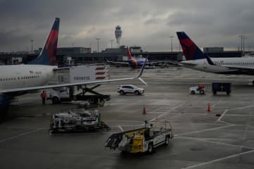 米南部空港で銃乱射計画か　家族の通報受け、男逮捕