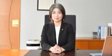 伊東市長“ボーナスのため”辞職せず？　“元市長”「普通の神経でない」と酷評も…前橋市長には「辞めなくていい」評価二分のワケ