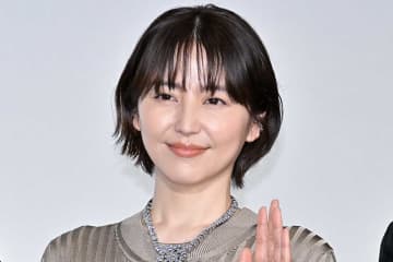 長澤まさみ、質素な衣装＆ほつれ髪でも…あふれる美貌にファンため息「眼福」「最高」「年々、美しく…」