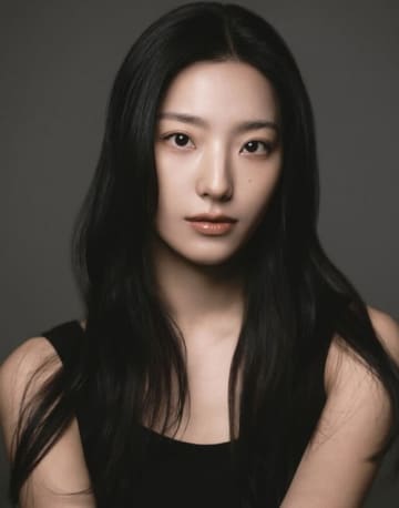 fromis_9出身イ・セロム、333と専属契約を締結「積極的にサポートする」