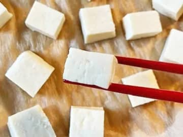 まだ重し使ってるの？　豆腐の水を切る時は…「あの時間は何だった？」【時短テク】