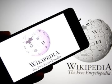 Wikipediaのトラフィックが8％減少、AI要約とSNSにユーザーを奪われる