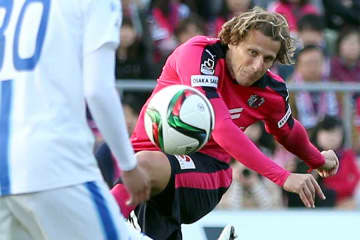 元J大物助っ人が「病院へ搬送」　試合中に大怪我と海外報道「肋骨3本の骨折と肺の一部虚脱」