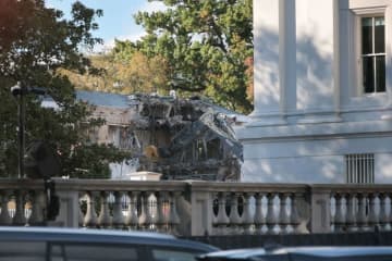 米ホワイトハウスに宴会場、工事始まる　「これまで以上に美しく」とトランプ氏