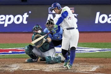 ブルージェイズWS進出　ア・リーグ優勝決定第7戦