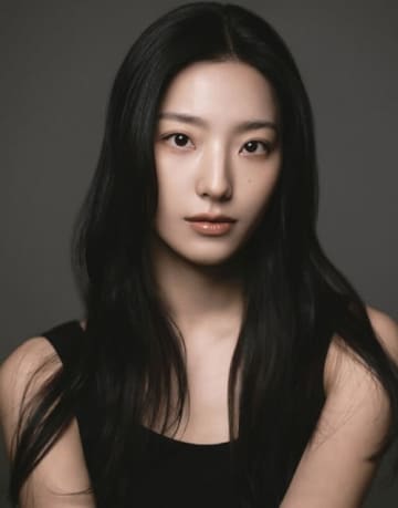 fromis_9出身のイ・セロム、俳優として再出発！芸能事務所333と専属契約締結「第一歩を踏み出した」