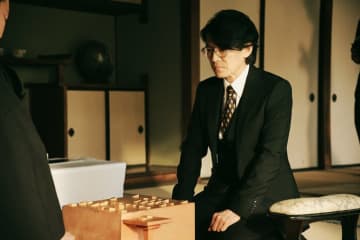 のんを支える“共犯者”藤木直人の過去が明らかに…2人の師弟愛が熱い『ミス・キング』#4