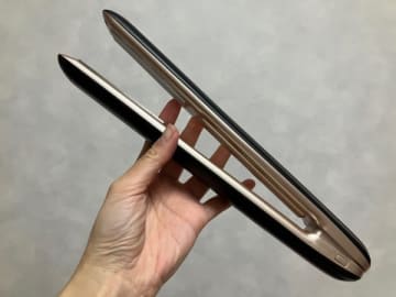 【Qoo10メガ割】お風呂で使用「超音波トリートメントアイロン」