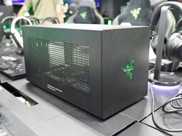 Thunderbolt 5対応GPUボックス「Razer Core X V2」がTSUKUMOで展示スタート