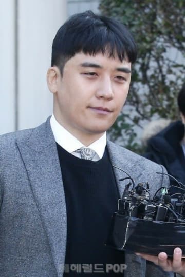 「Xでも食べてろ」…V.I（元BIGBANG）がカンボジアで称賛発言したクラブ、“廃業”