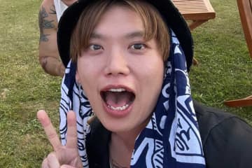 新幹線に乗ったら…隣の席にまさかの人物「嬉しいけど、狭い笑」　ネットも「羨ましすぎます！」